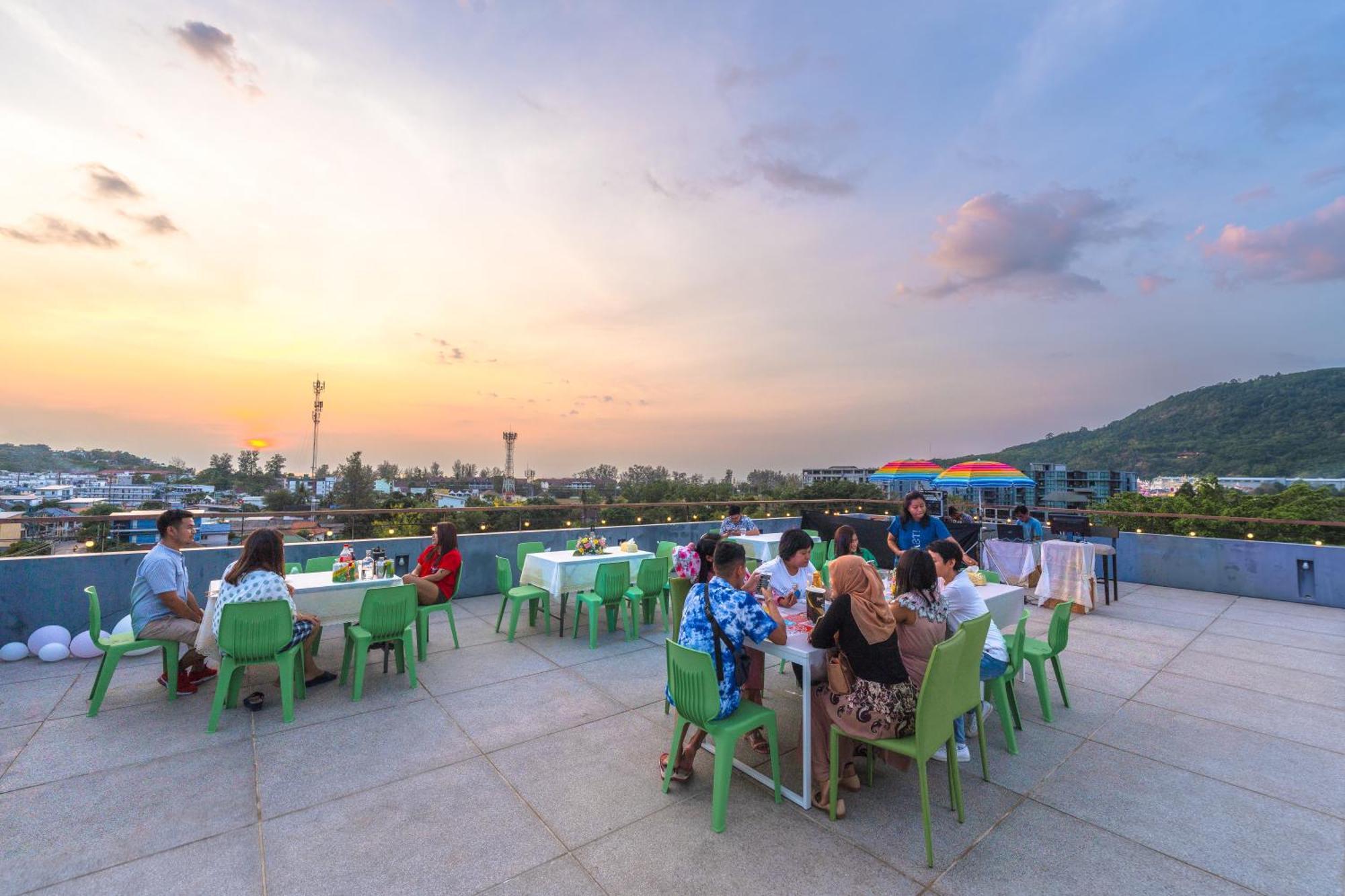 G1 Touch Blue Sky Hotel Kamala Beach Buitenkant foto